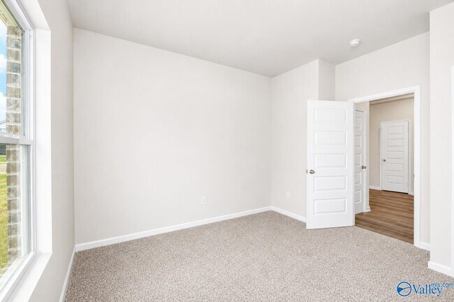 Building Photo - 118 Betty Williams Dr