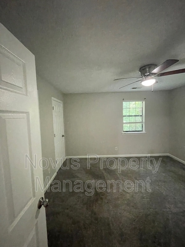 Building Photo - 747 South St