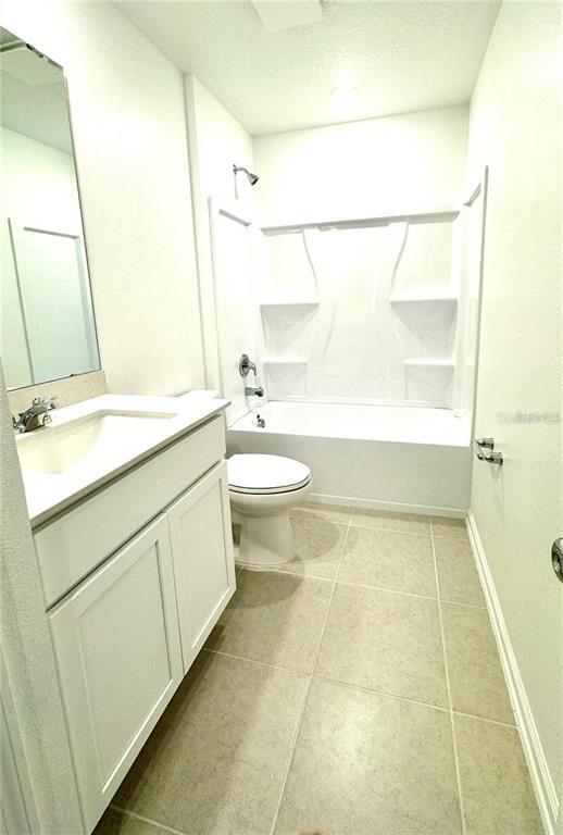 Building Photo - 3430 Howell Dr