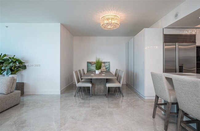 Building Photo - 3535 S Ocean Dr