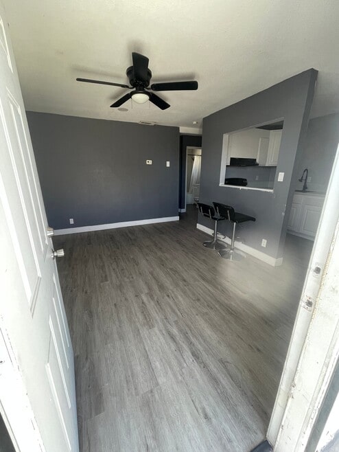 Building Photo - 2312 N Bassler St