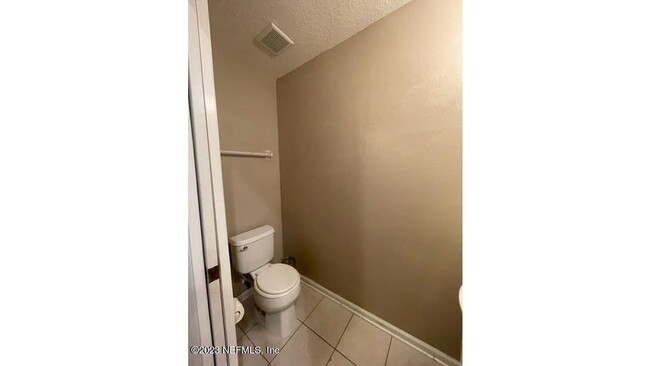 Building Photo - 6060 Bartram Village Dr