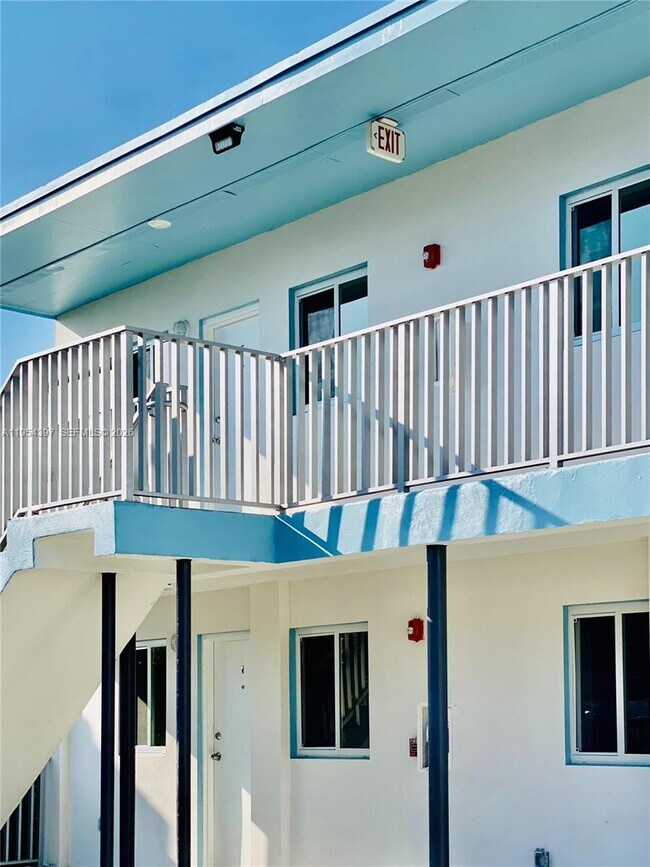 Building Photo - 1560 NW 1st Ct