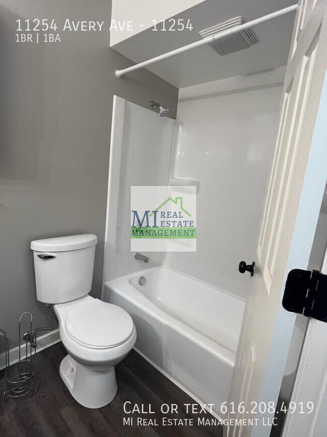 Building Photo - 11254 Avery Ave