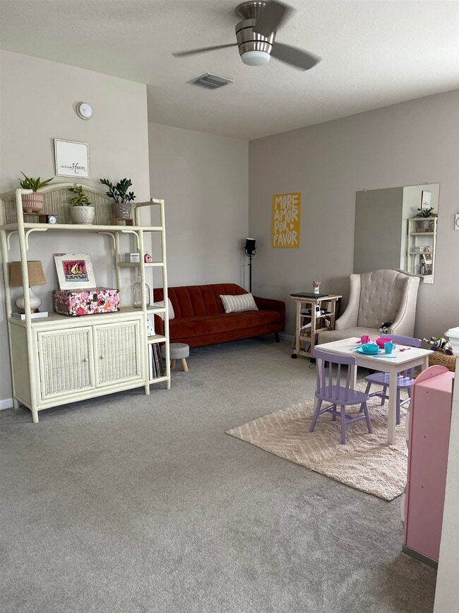 Building Photo - 2476 Lantana Ln