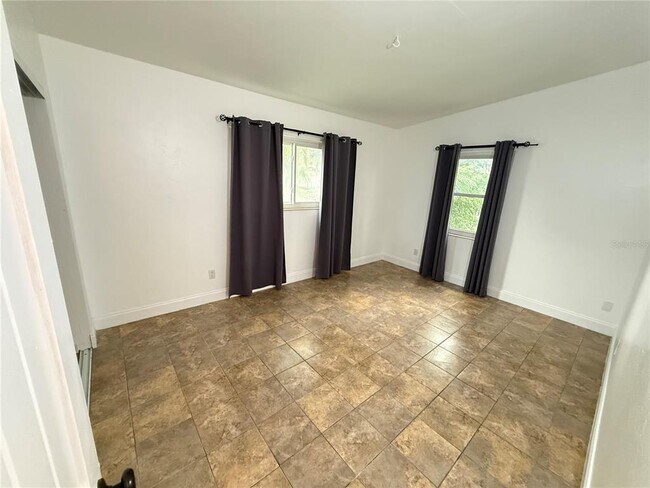 Building Photo - 4394 Pompano Dr SE