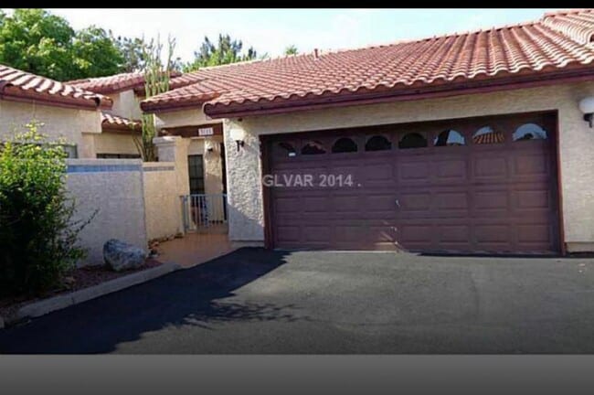 Building Photo - 3115 La Mancha Way