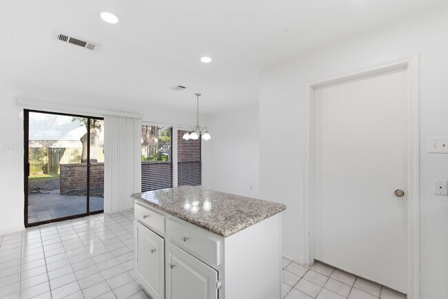 Building Photo - 506 Willow Wisp Cir