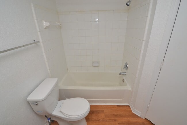 Building Photo - 1/1 Condo in Villas Del Sol ~ Gated Comm w/ Resort-Style Amenities!