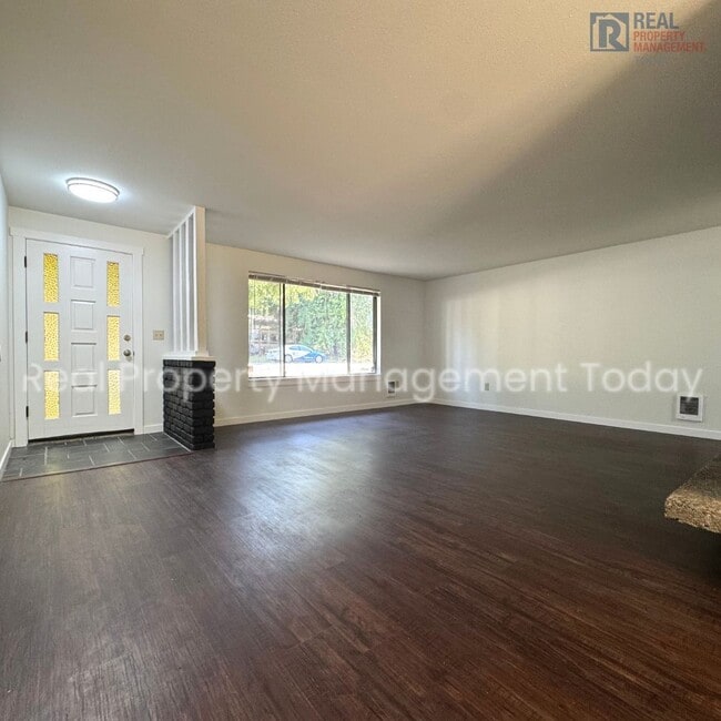 Building Photo - 8511 116 St E