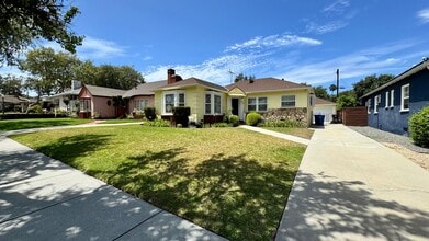 Building Photo - Charming House  with Large yard