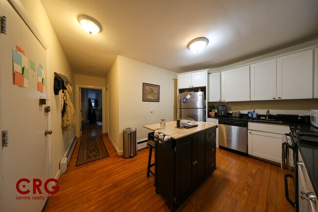 Building Photo - 1728 Beacon St