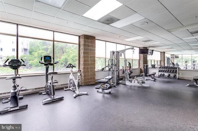 Building Photo - 6301 Stevenson Ave