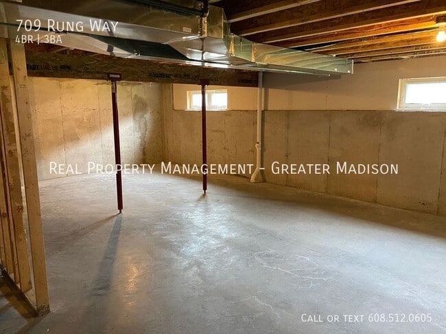 Building Photo - 709 Rung Way