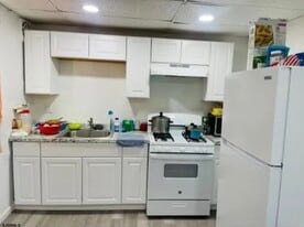 Building Photo - 20 S Bellevue Ave