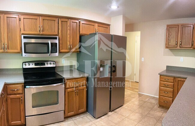 Building Photo - SILVERDALE - 4BED 3 BATH HOME HEART OF SILVERDALE