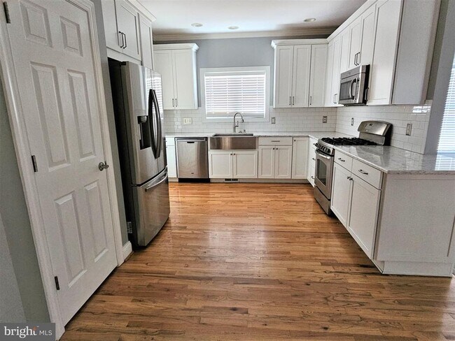 Building Photo - 202 Cool Spring Dr