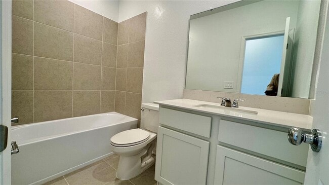 Building Photo - 325 Sol Vis Dr