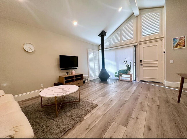 Building Photo - "Chic & Cozy 1-Bedroom Furnished Gem with ...