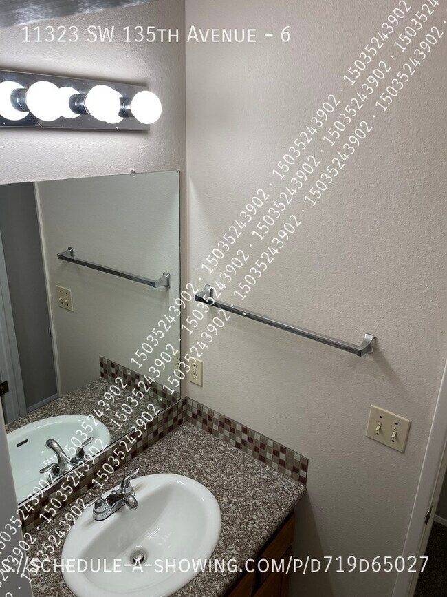 Building Photo - 11323 SW 135th Ave