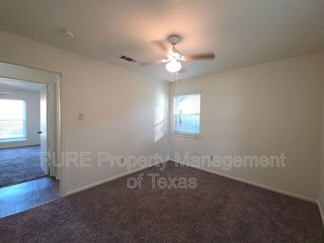 Building Photo - 304 McClendon Dr