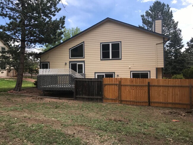 Building Photo - Mountain Shadows 3 Bedroom home with AC