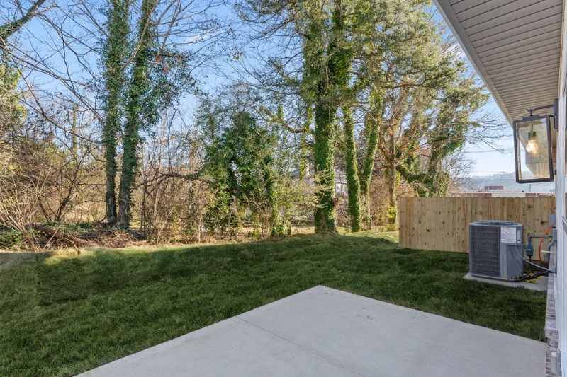 Building Photo - 313 W Broad St