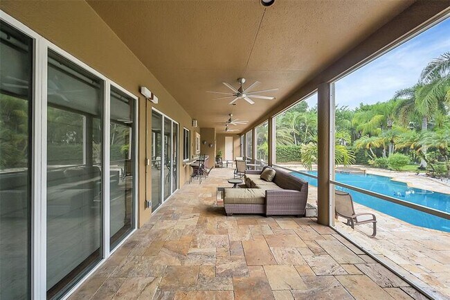 Building Photo - 4200 Coral Hills Dr