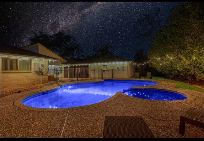 Primary Photo - 3107 Cherry Creek Dr