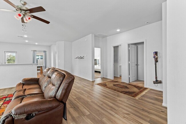 Building Photo - 216 Blue Hibiscus Dr