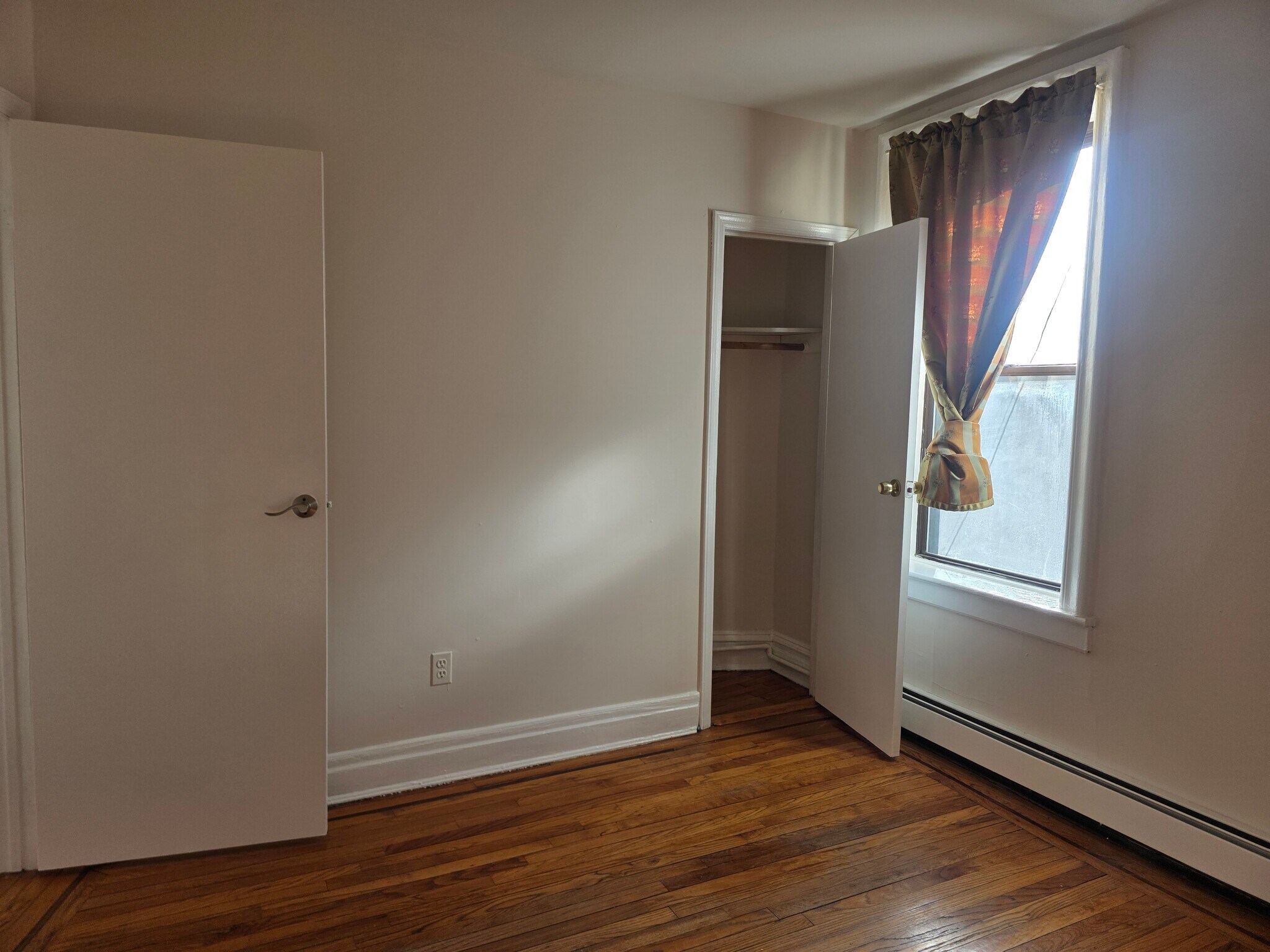 Bedroom with closet - 144 Old Bergen Rd