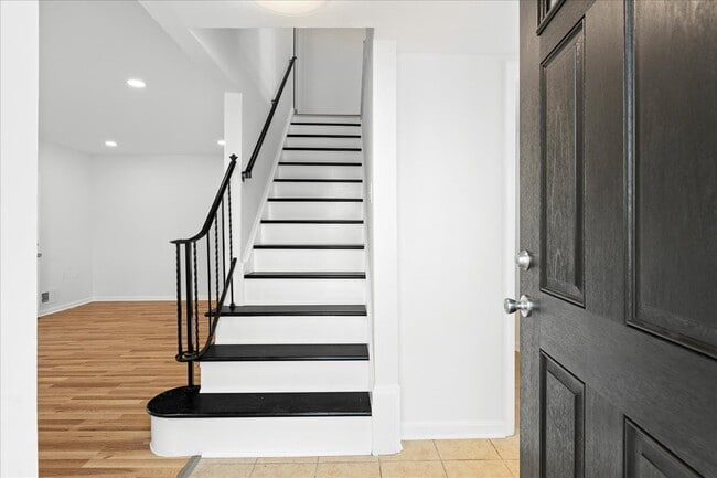 Building Photo - 239 Nottoway St SE