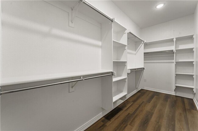 Building Photo - 241 Williams ct
