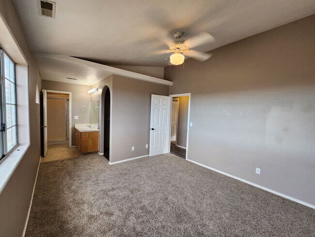 Building Photo - 988 W 1225 S