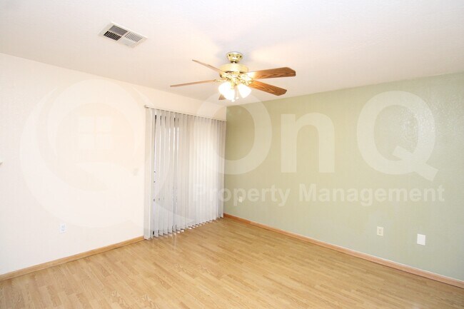 Building Photo - 602 N Cobblestone St