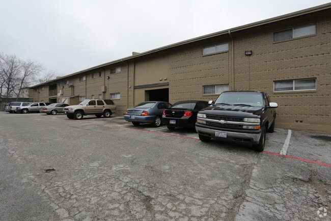 Building Photo - Upper E - Paree (OLD)