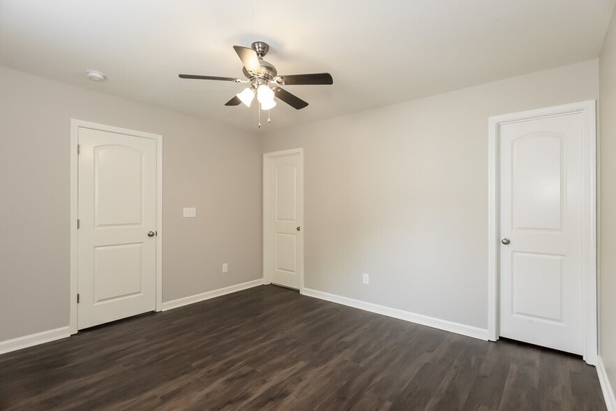 Building Photo - 4202 Broadstairs Dr SW