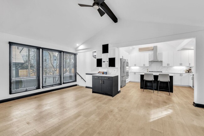 Building Photo - 15160 W Oak Spring Rd