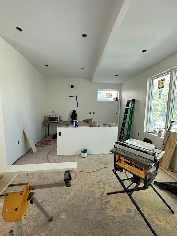 Building Photo - 167 Everett St