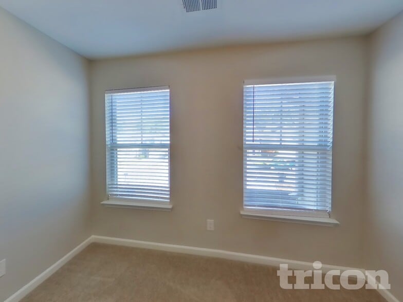 Building Photo - 5541 Union Pointe Pl