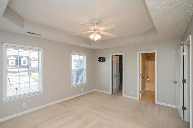 Building Photo - 1254 Lasalle Dr