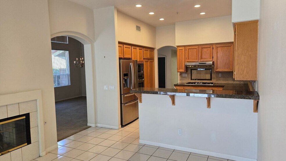 Building Photo - 1520 Upland Hills Dr S