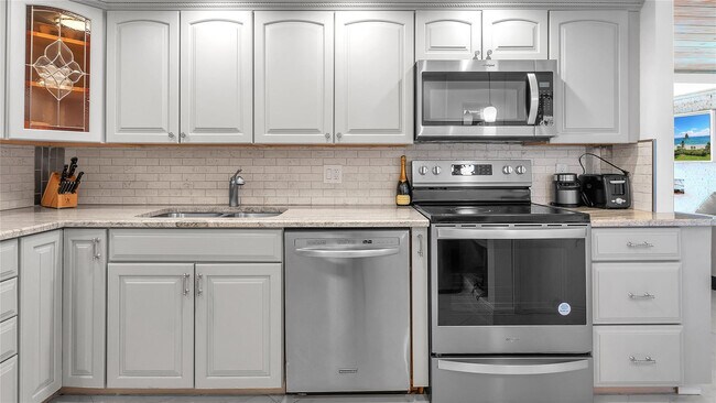 Building Photo - 400 Ocean Trail Way