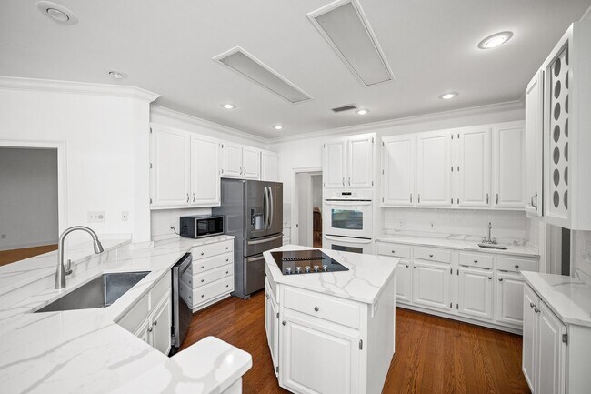 Building Photo - 601 Willow Point Ct