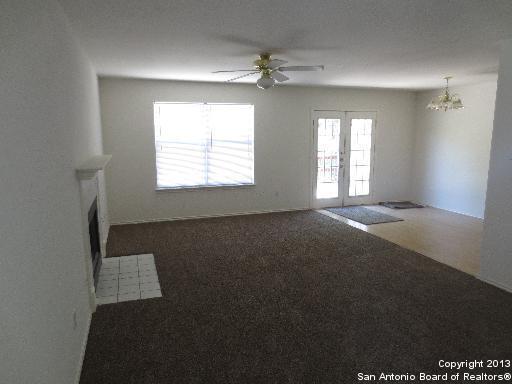 Building Photo - 3 Bedroom Townhouse near Medical Center!  ...