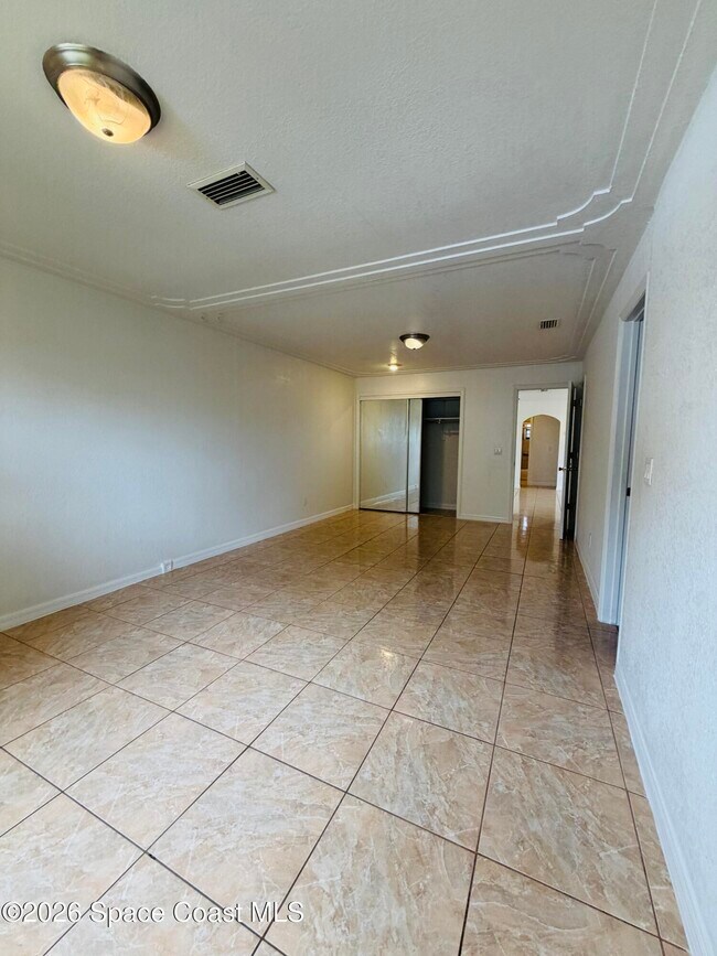 Building Photo - 981 Palmer St