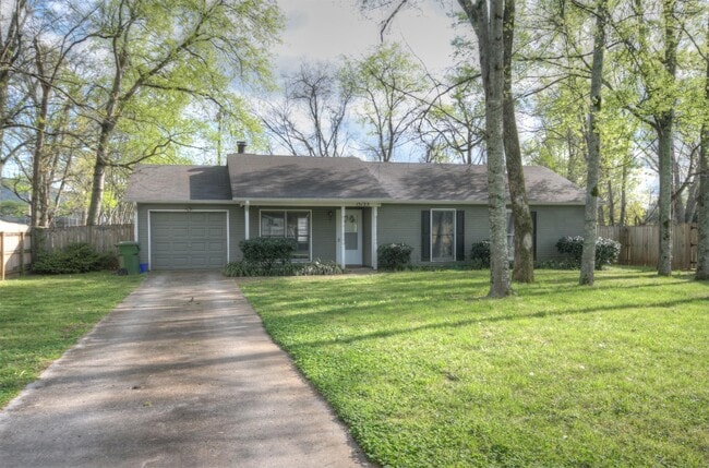 Building Photo - 15125 Balsam Dr SE