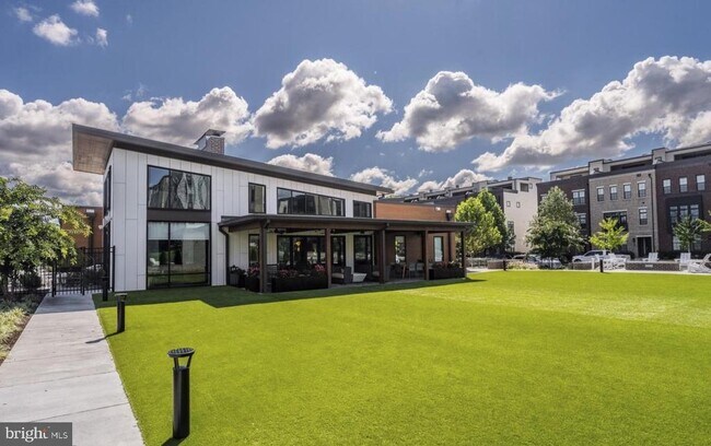 Building Photo - 22143 Penelope Heights Terrace