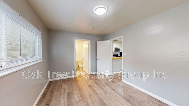 Building Photo - 824 15th St