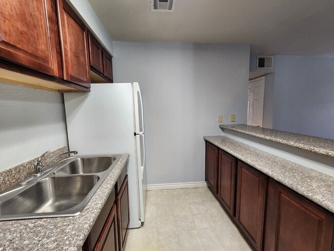 Building Photo - Nice Guard Gated Bella Vita Unit with larg...
